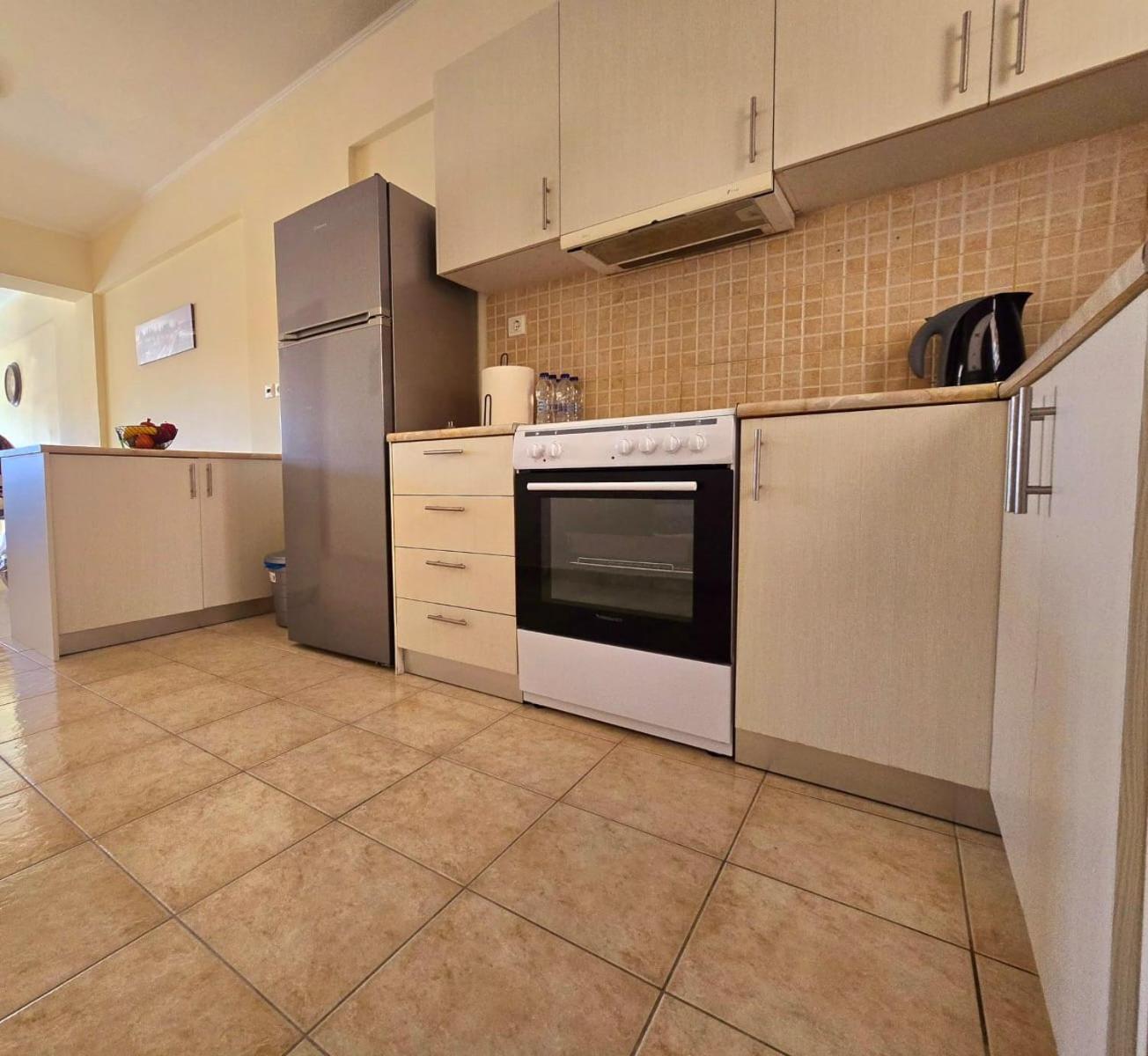 Maria Beach Apartement In Korinth! Buitenkant foto